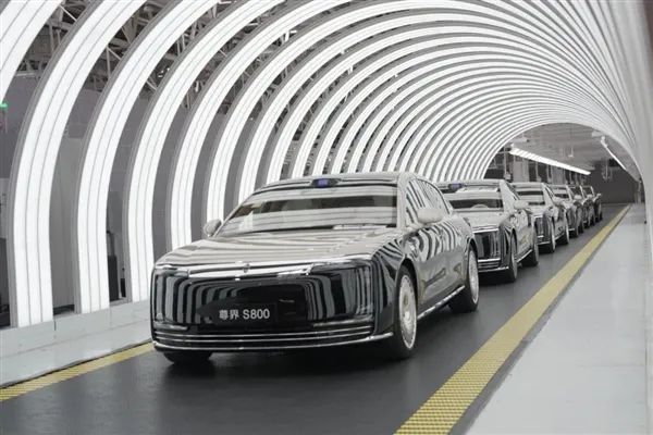19天大定破5000台 尊界S800批量投产：国产百万豪车交付近了