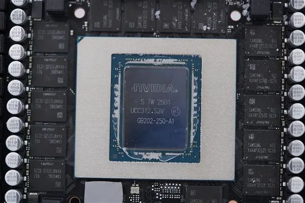 RTX 5090D国内停售真相：暂未禁售！但未来很悬