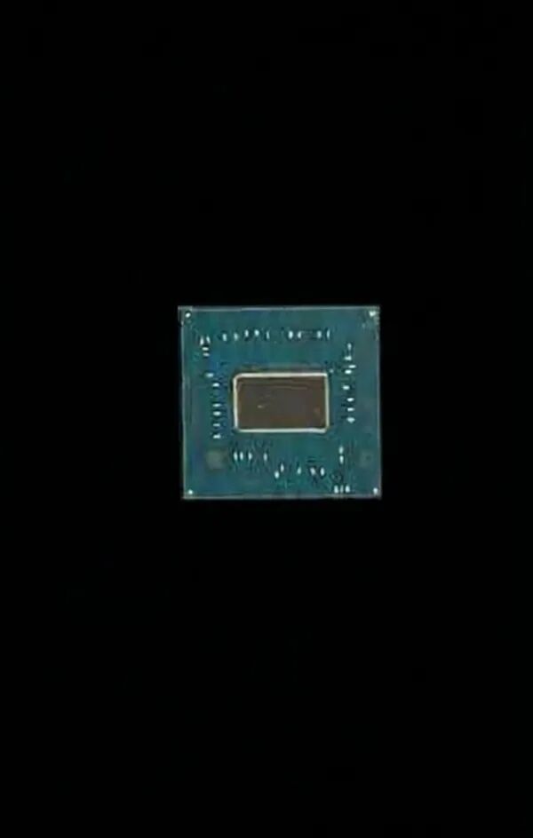 Intel Z990芯片組首張照片曝光！面積小22%、滿載PCIe 5.0功耗14W