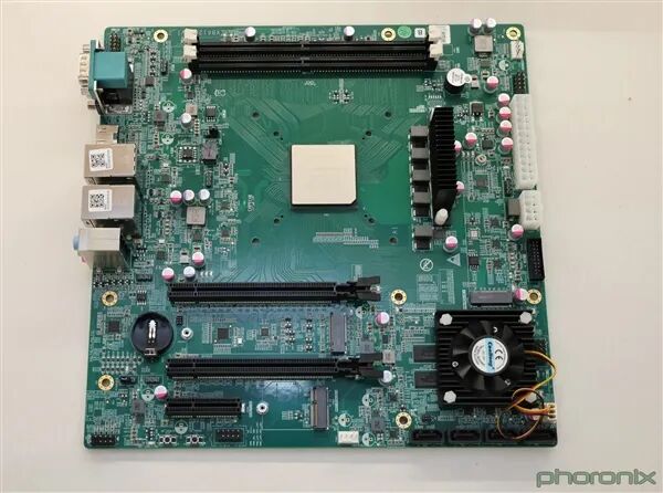 龍芯3B600 Linux系統性能評測：光線追蹤基準測試差點追平Ryzen5 9600X