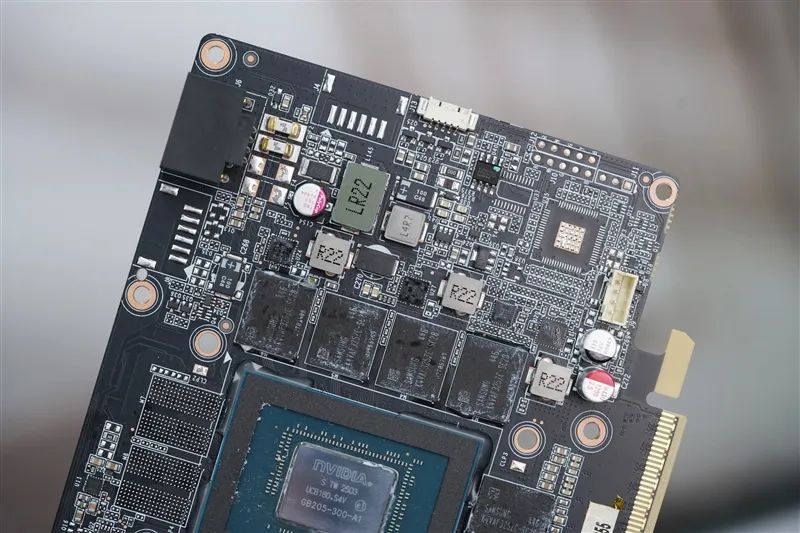 超频能力媲美顶级非公！索泰RTX 5070 SOLID OC评测