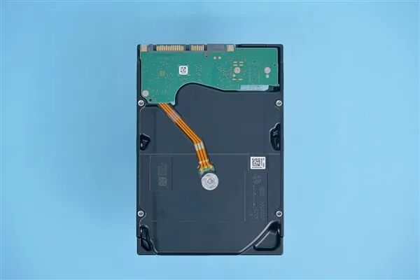 100TB硬盤只需等7年 希捷砸錢研發單碟10TB技術