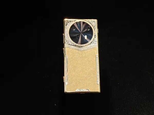 追覓首款旗艦手機(jī)亮相：造型奢華 黃金版價(jià)格超10萬(wàn)元