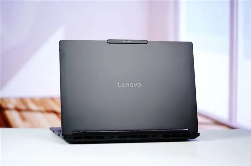 聚焦超級工程與科研生產力！Lenovo P16v 2026工作站評測：NVIDIA RTX PRO Blackwell加持 物理斷網跑AI