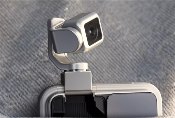 吳曉波展示榮耀ROBOT PHONE：世界上第一款手機機器人！