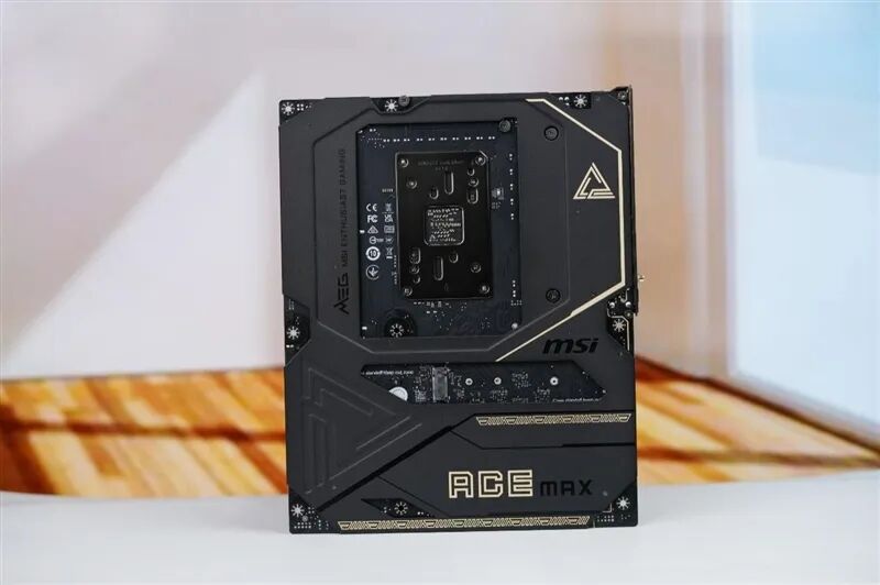 媲美超神板的ACE战神板!微星MEG X870E ACE MAX评测