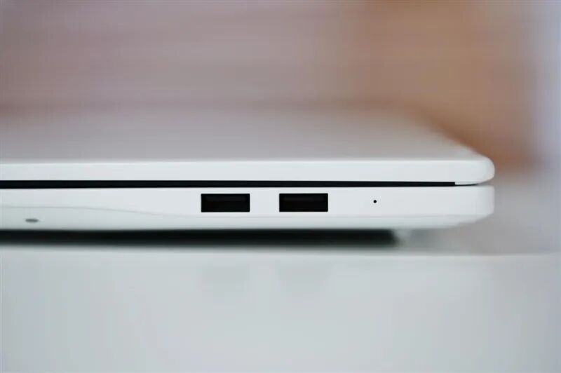 核顯本竟敢賣到萬元級別！榮耀MagicBook Pro16 2026全面評測：88W滿血 + 92Wh續(xù)航，這可能是史上最強的核顯本