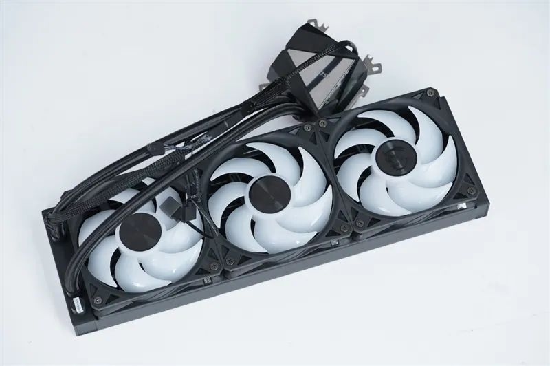 HD4850神迹重现！AMD RX 9070 XT/RX 9070首发评测：性能持平RTX 5070 Ti 但便宜2000元
