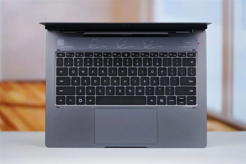 從形態到性能的全面革新！HUAWEI MatePad Edge鴻蒙二合一平板電腦評測