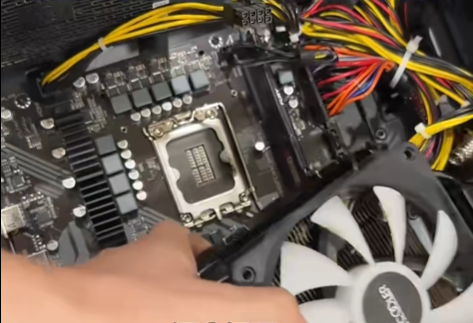 開900塊電競房盜走8萬元顯卡CPU!酒店懸賞5000元征集線索