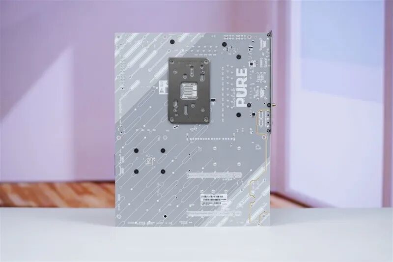 藍(lán)寶石PURE極地B850系列主板評測：全新BIOS美觀易用 硬件配置豪華性能釋放徹