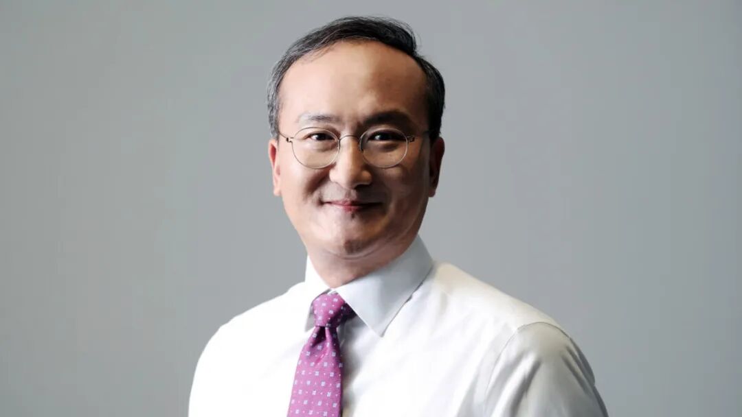 image of Seok-Hee Lee, executive vice president of Intel Foundry