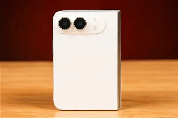 不叫iPhone Fold！蘋果首款折疊屏在內(nèi)部統(tǒng)一稱呼為iPhone Ultra