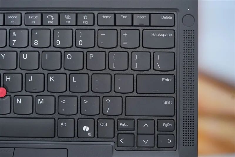AI加持下的精英商務本 聯(lián)想ThinkPad T14 Gen6筆記本評測：28W銳龍能效喜人 內建NPU更靈活