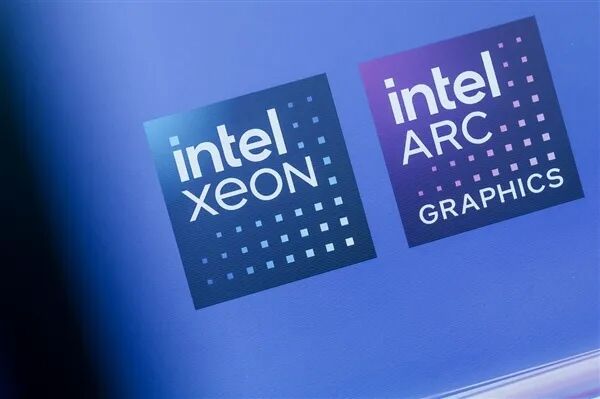 Intel甩出兩個(gè)王炸！至強(qiáng)600、銳炫Pro B70雙劍合璧 重新定義AI工作站