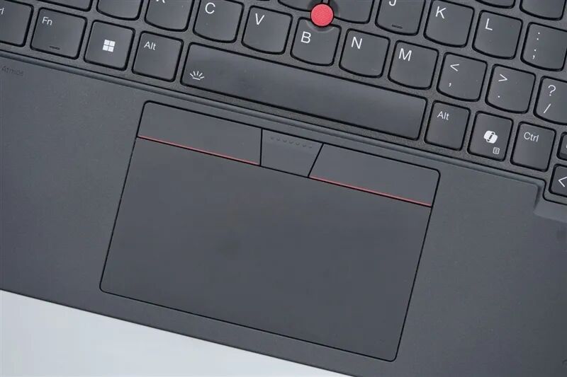 AI加持下的精英商務本 聯(lián)想ThinkPad T14 Gen6筆記本評測：28W銳龍能效喜人 內建NPU更靈活