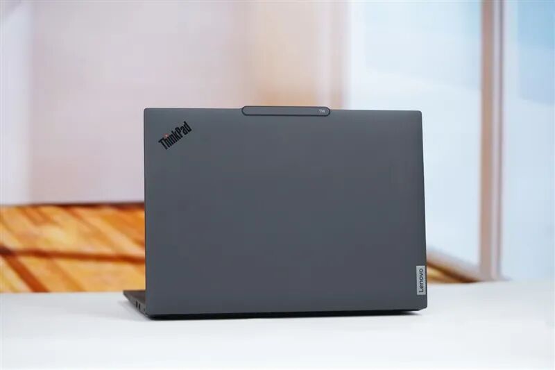 AI加持下的精英商務本 聯(lián)想ThinkPad T14 Gen6筆記本評測：28W銳龍能效喜人 內建NPU更靈活