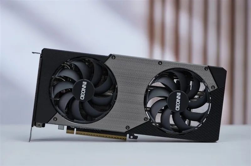 映众RTX 5060 Ti曜夜16GB显卡评测：小巧简约 DLSS 4表现亮眼