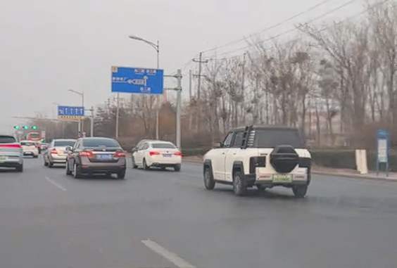 比機動車還要大！可怕的老頭樂上路：抄襲的還是國產百萬豪車