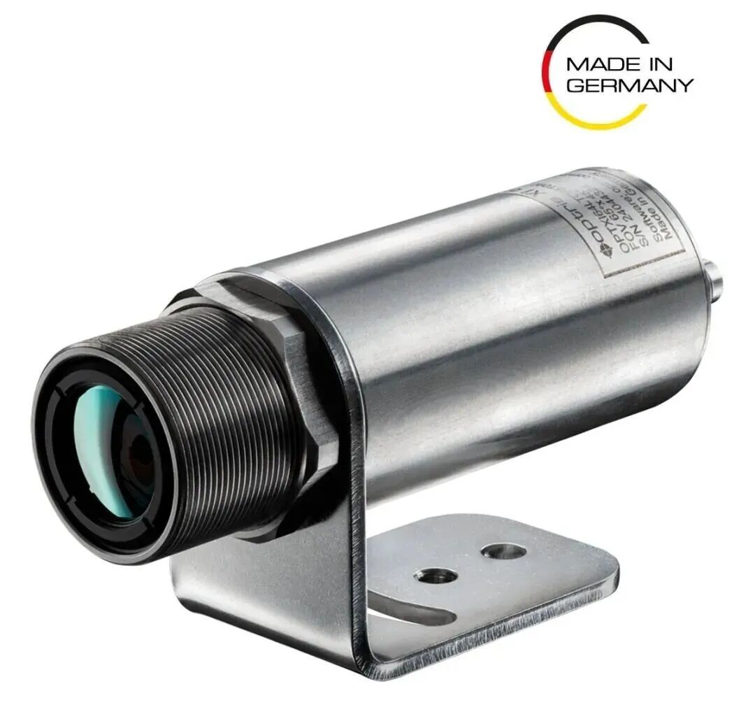 Close-up of the Xi 640 thermal camera showcasing its compact design and high-resolution infrared lens against a white background.