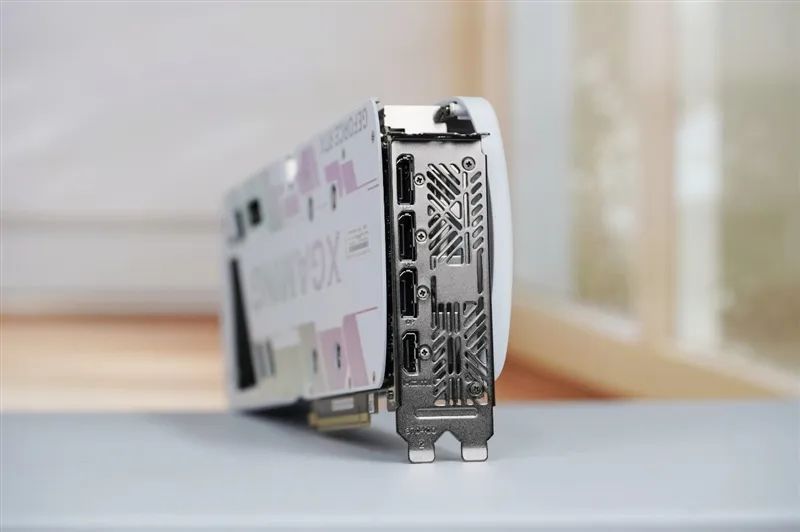 索泰RTX 5070 XGAMING OC显卡评测：极具个性外观之下 仍是游戏利器