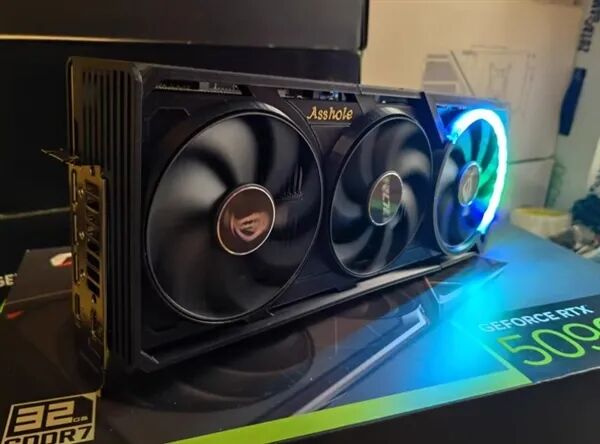 全球首個可以插DDR5內存的顯卡！可惜只是個擺設