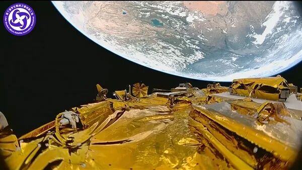 平均年齡僅22歲！哈工大學生團隊手搓5cm超薄衛星上天 外形酷似飛碟