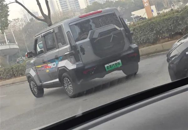 比機動車還要大！可怕的老頭樂上路：抄襲的還是國產百萬豪車