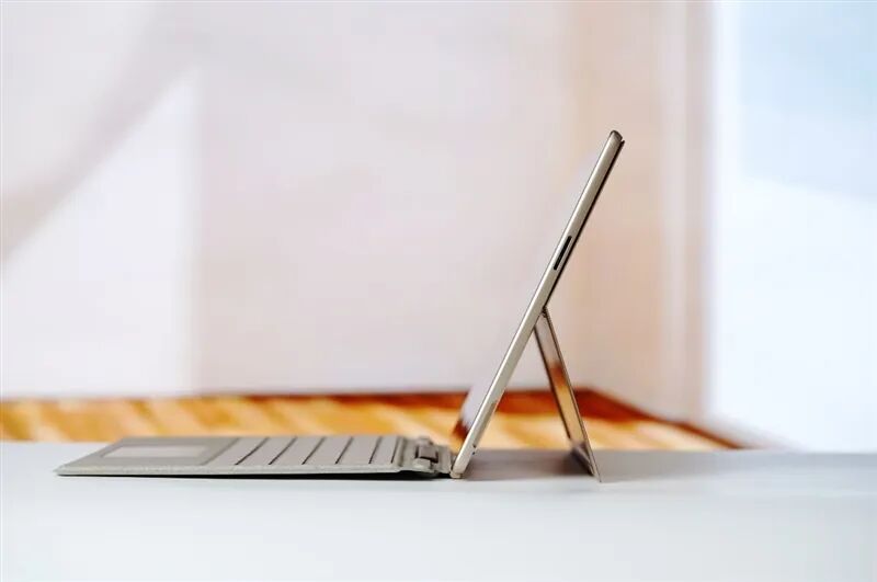 新一代 Surface Pro，13英寸評測：性能能效進步巨大 核顯媲美最新X86