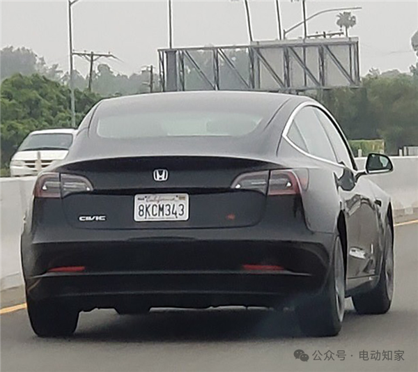 特斯拉不易：马斯克采访时长叹一口气