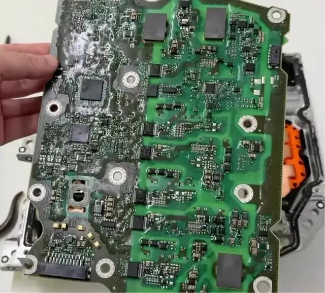 拆解小米SU7逆變器:這幾個設計非常亮眼-有駕 拆解小米SU7逆變器:這幾個設計非常亮眼-有駕